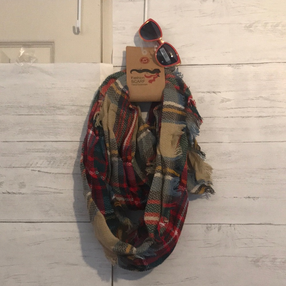 Fashion scarf with sunglasses